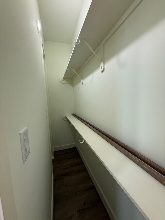 Building Photo - 1815 McKee St