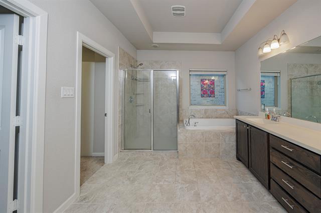 Building Photo - 3640 Carlsbad Way