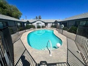 Building Photo - 73870 Desert Trail Dr