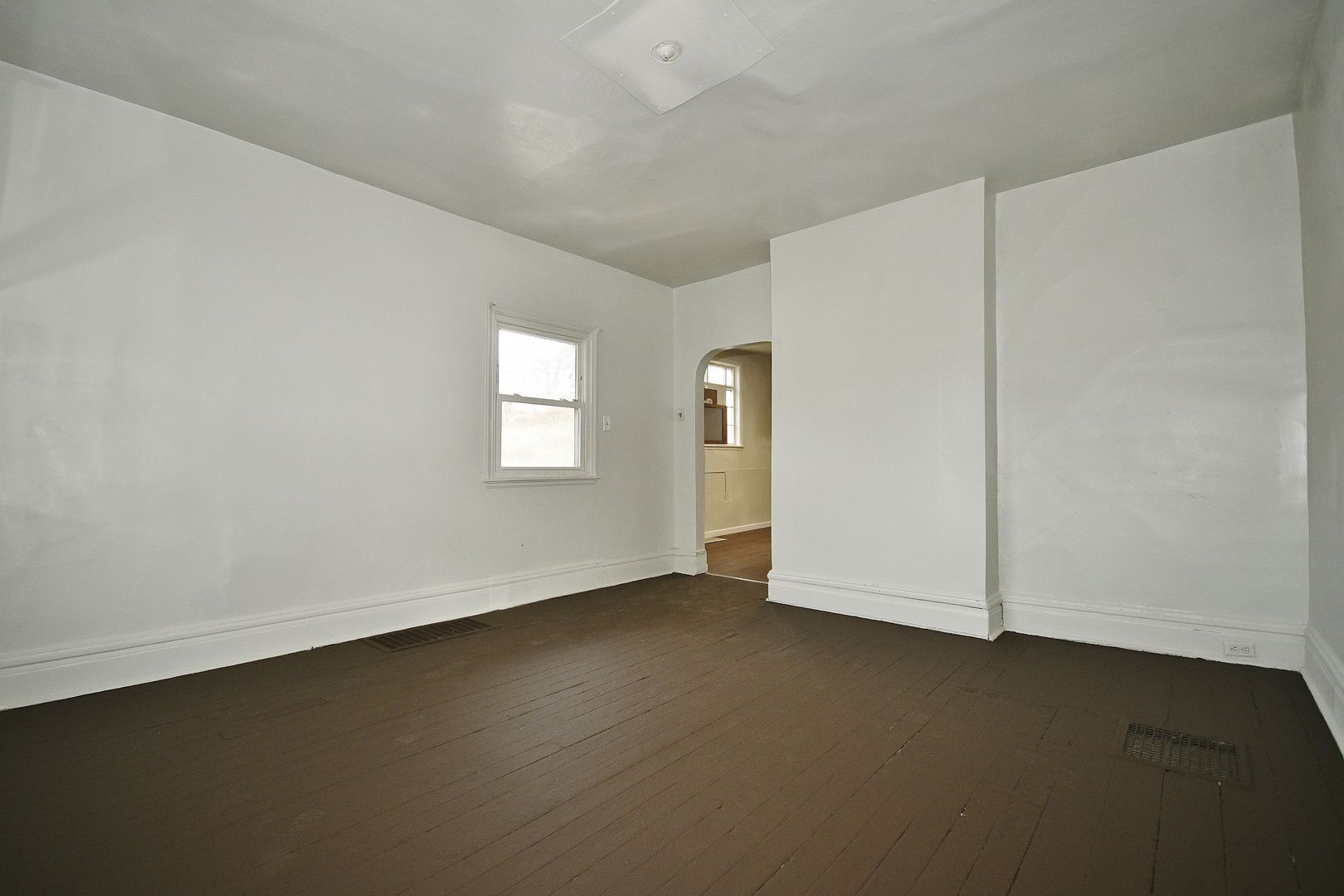 Building Photo - 1243 Evans Ave