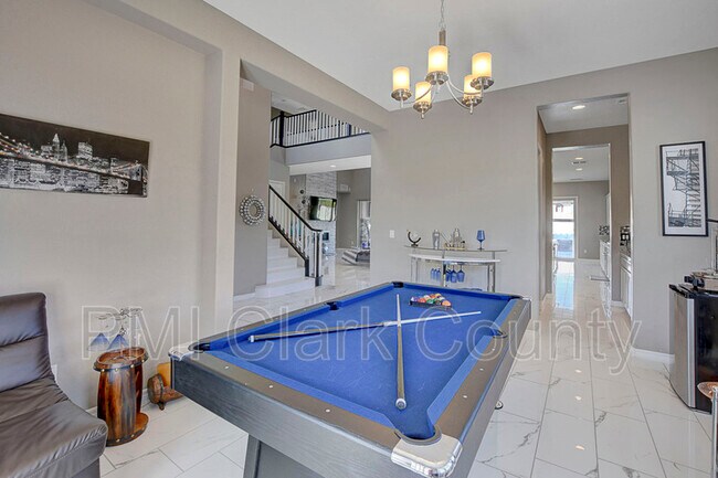 Building Photo - 320 Oakrun Ct