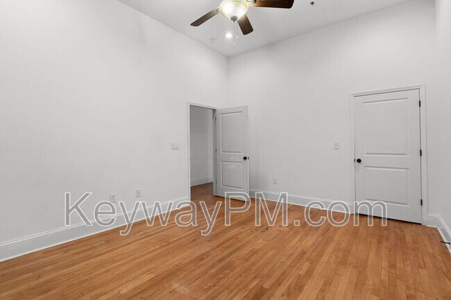Building Photo - 936 Broad St