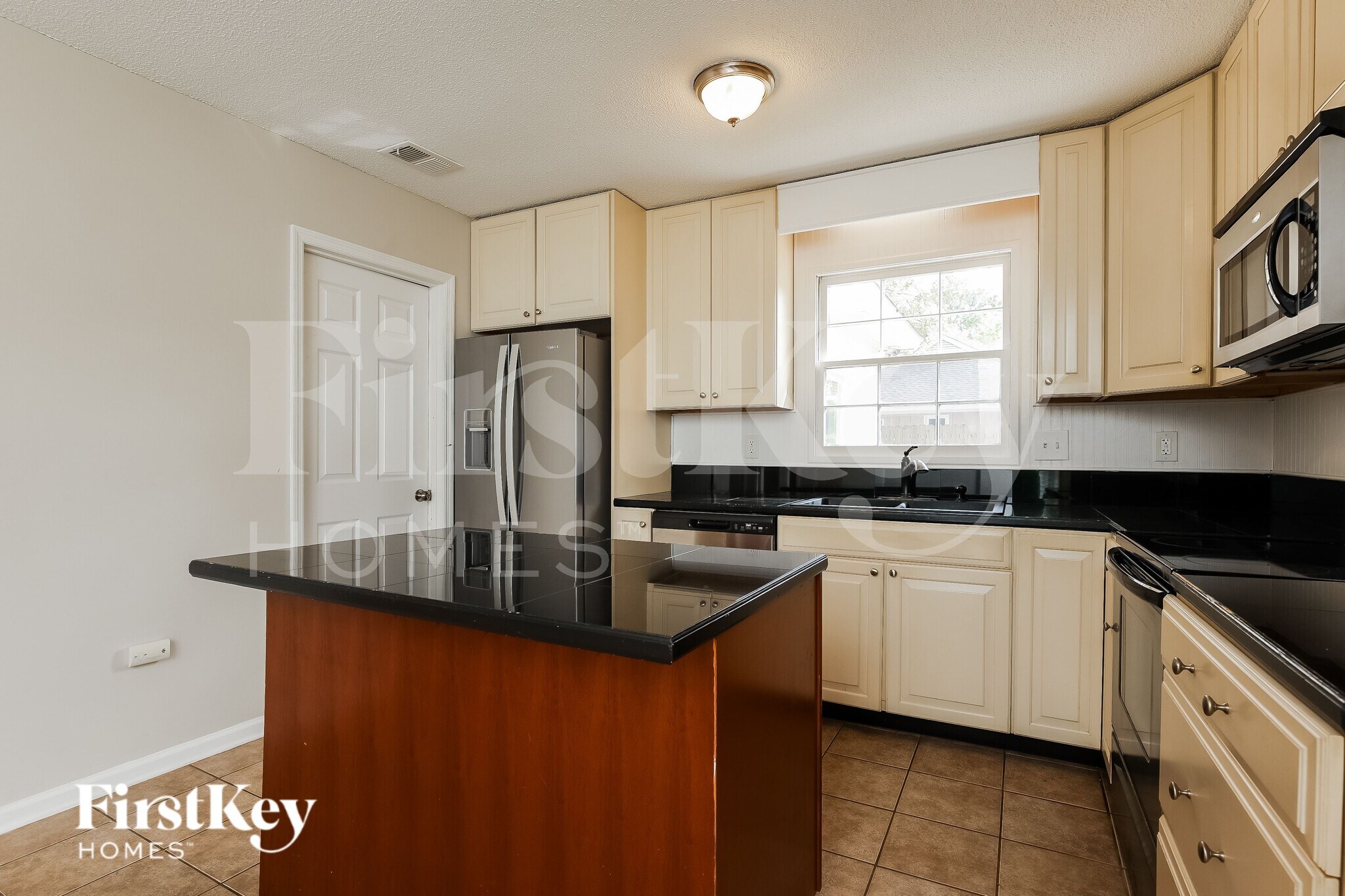 Building Photo - 303 Longstreet St