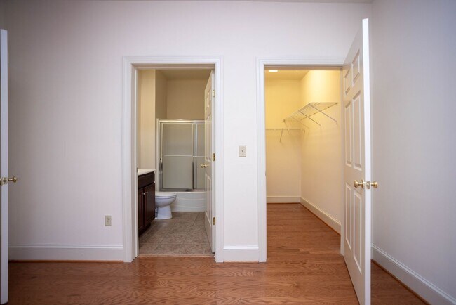 Building Photo - Leo's Path #1G