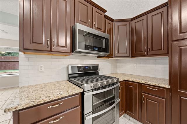 Building Photo - 1037 Colony St