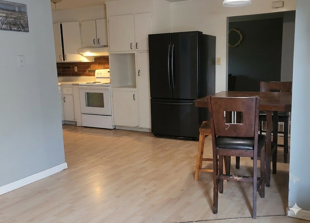 Building Photo - 1539 Marshall St