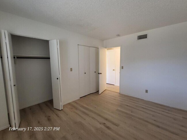 Building Photo - 969 Shadow Crest Cir