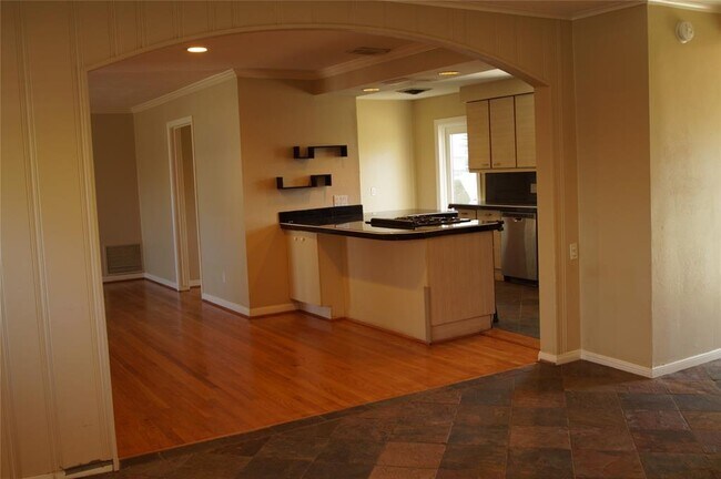 Building Photo - 5564 Aspen St