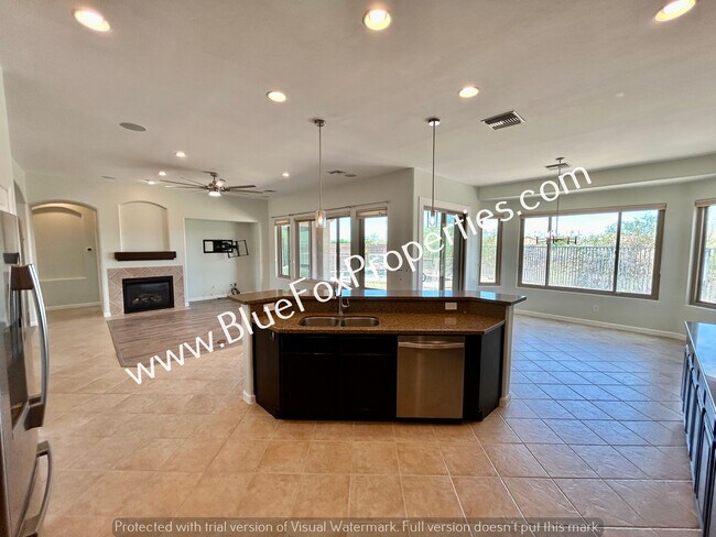 Building Photo - 12841 N Cactus Terrace Pl