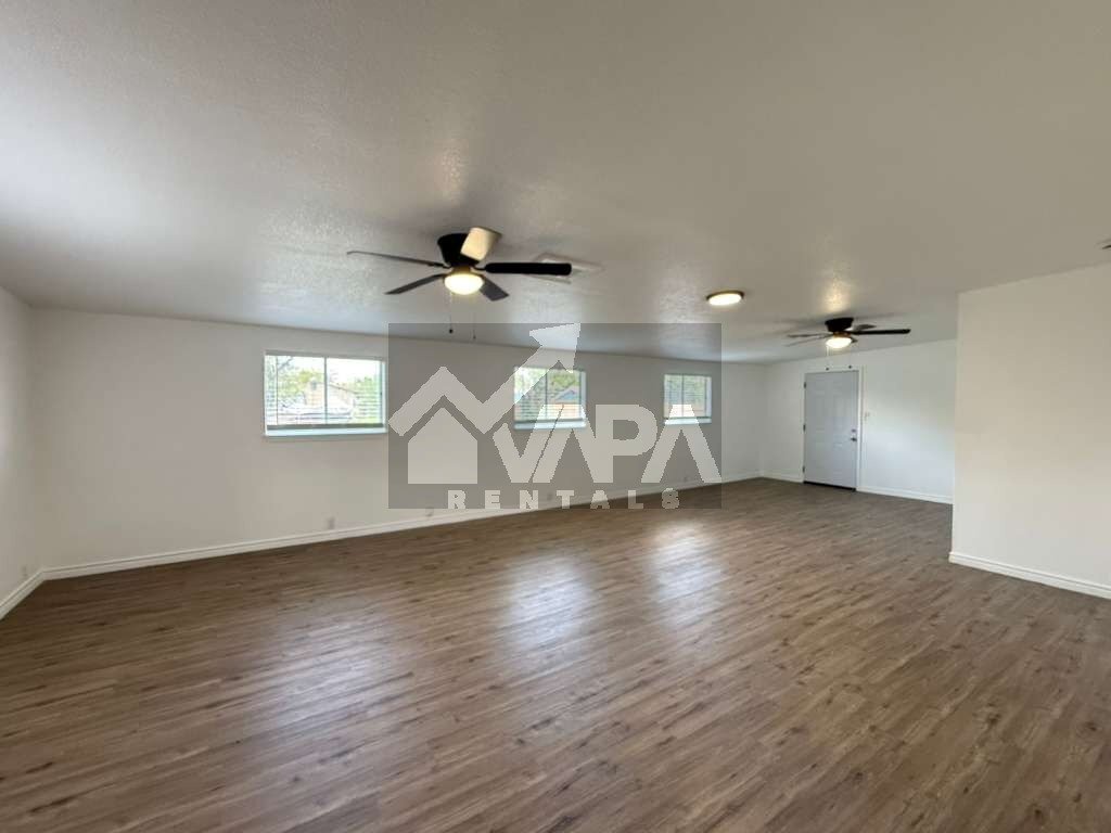 Building Photo - 315 Jamaica Dr