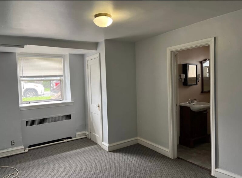 Building Photo - 3339 Vista St