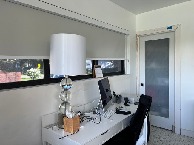 Building Photo - 425 NE 103rd St