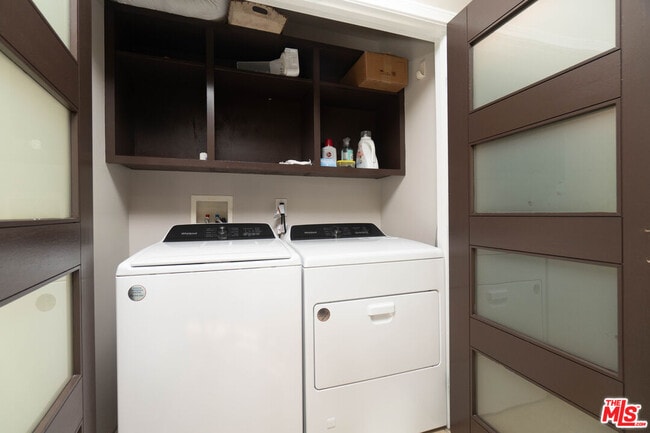 Building Photo - 5181 Densmore Ave