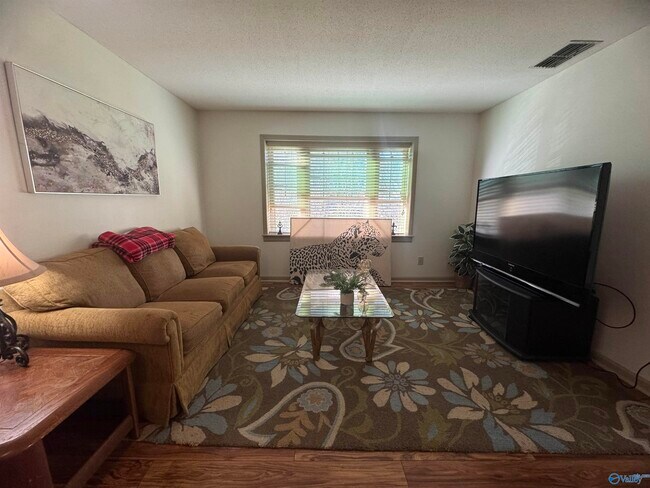 Building Photo - 2137 Belle Grove Dr SW