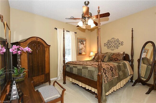 Building Photo - Lease OR Lease to Own