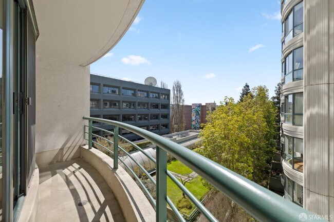 Building Photo - 300 3rd St