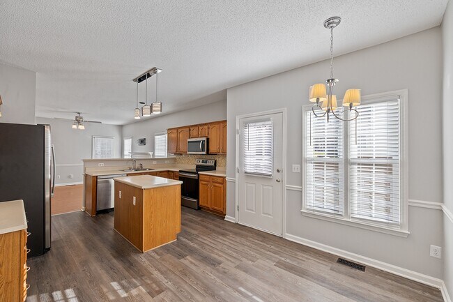 Building Photo - 113 Laurel Branch Dr