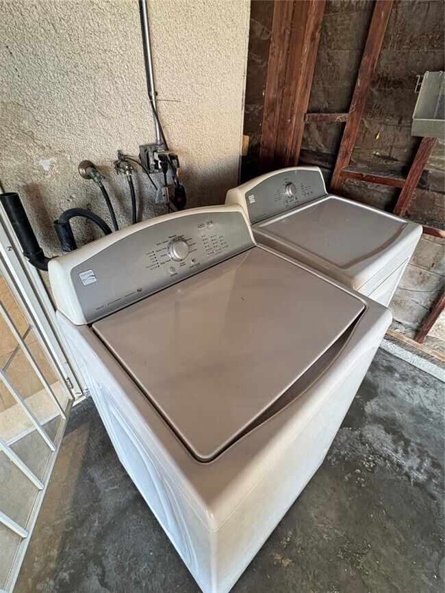 Building Photo - 15381 Cambay Ln