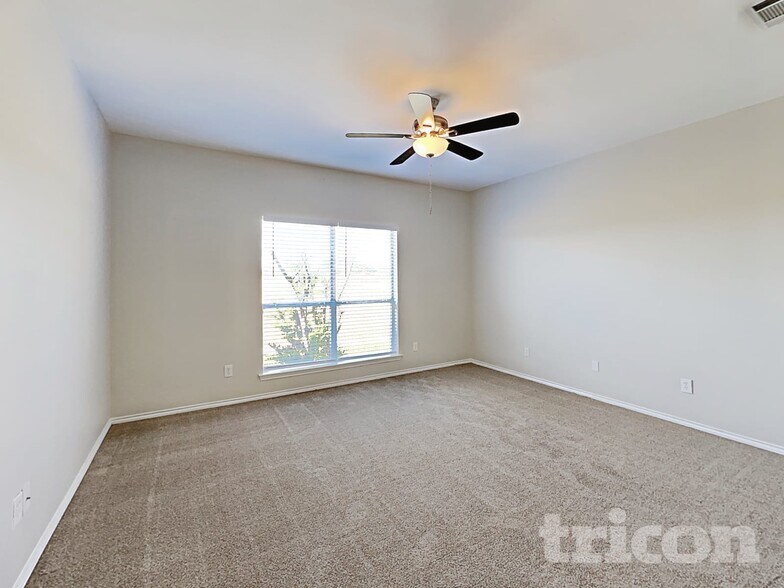 Building Photo - 1081 Treehouse Ln