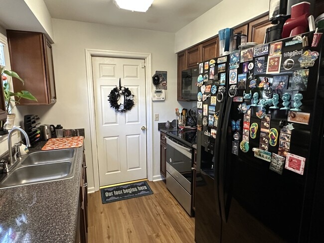 Building Photo - 36 Country Walk Dr