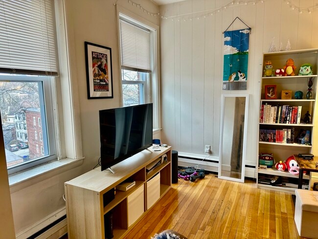 Building Photo - 199 Winthrop Rd