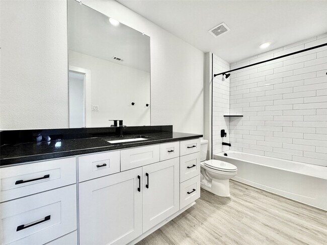 Building Photo - 8736 Kington