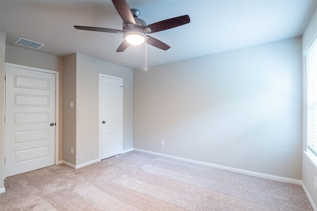 Building Photo - 2413 Tavo Trails Dr
