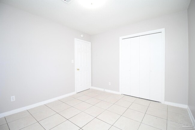 Building Photo - 10151 Guidy Ln