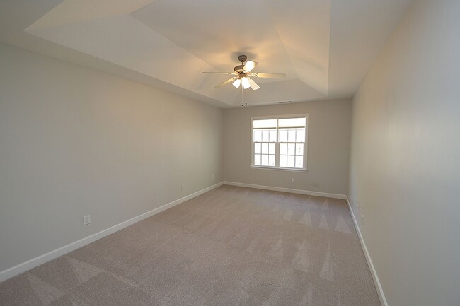Building Photo - Spacious Townhome in Prime North Raleigh L...