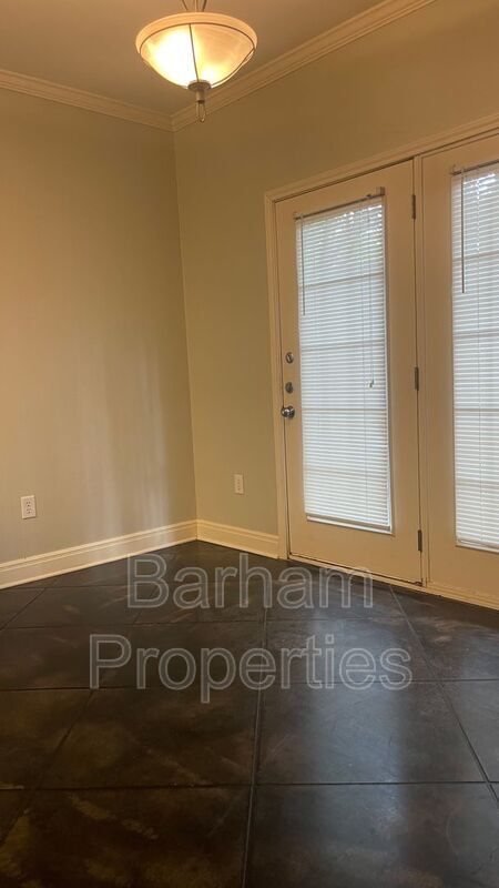 Building Photo - 2111 Raguet St