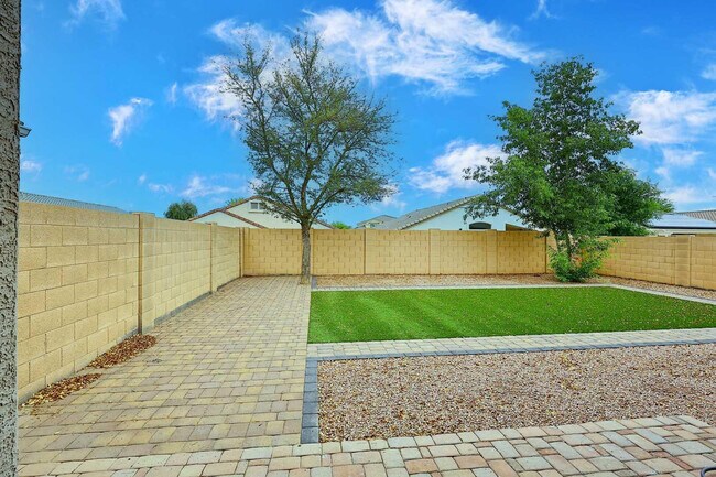 Building Photo - 36950 W Mondragone Ln