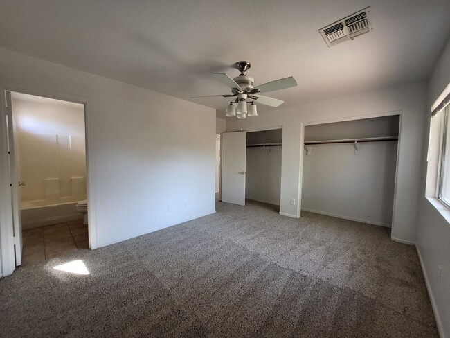 Building Photo - House For Rent In El Mirage