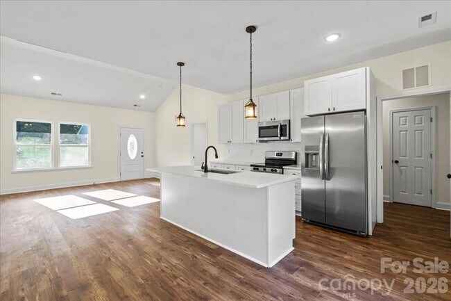 Building Photo - 5328 Oaktree Dr