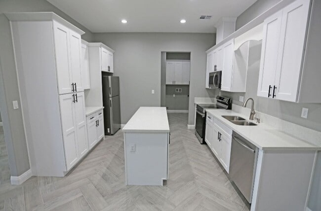 Building Photo - CALVADA VALLEY U3 - Galaxy Street