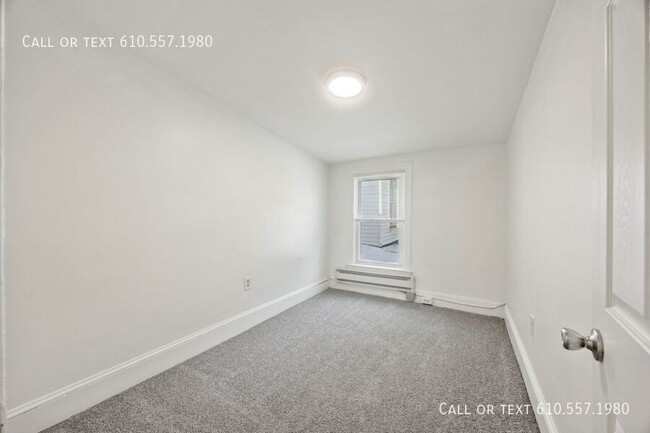 Building Photo - Newly Renovated 2 Bedroom 1 Bath Available...