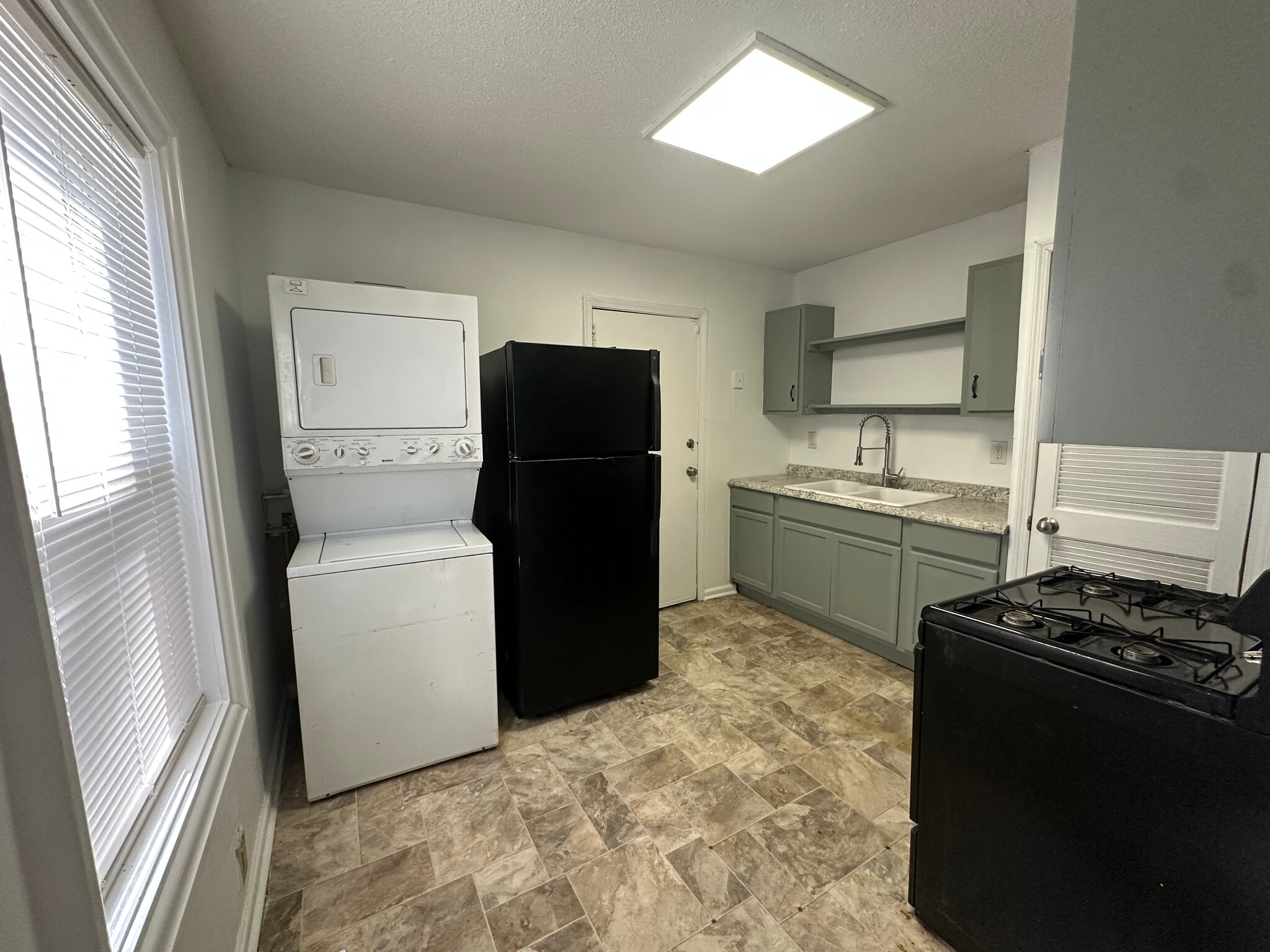 Building Photo - 1272 Lyle Pl NW