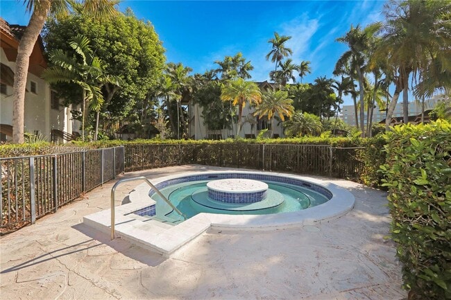 Building Photo - 9394 SW 77th Ave