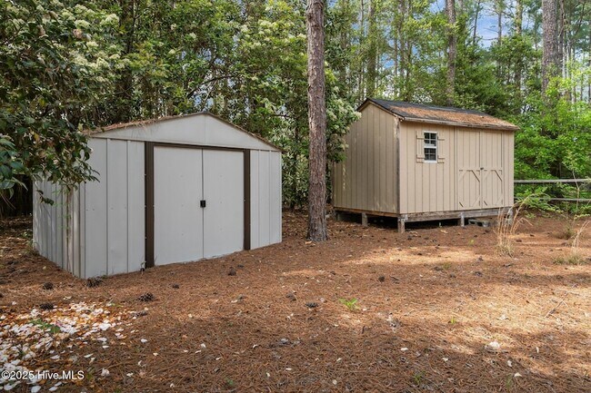 Building Photo - 185 Pine Ridge Dr