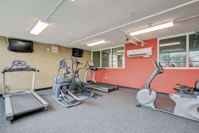 Building Photo - 1321 S Ocean Blvd