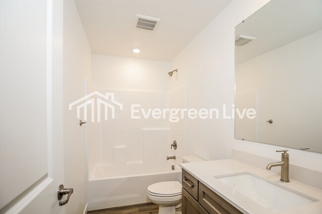 Building Photo - 15132 Nimbus Way