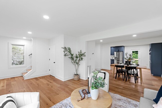 Building Photo - 28 Douglas Dr