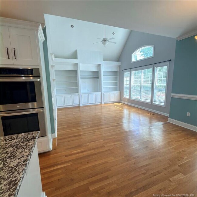 Building Photo - 3686 Linden Rd