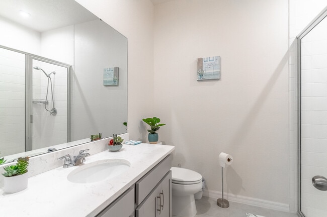 Building Photo - 2721 Chantilly Ave