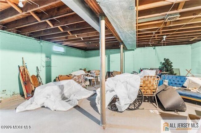 Building Photo - 713 Lincoln Dr