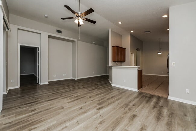 Building Photo - 8610 Sandy Plains Dr