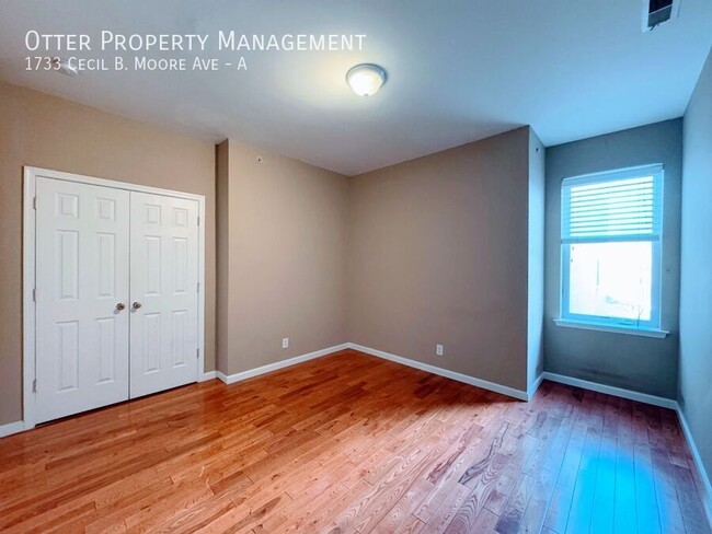 Building Photo - Spacious 3B/2.5BA with Modern Comforts – C...