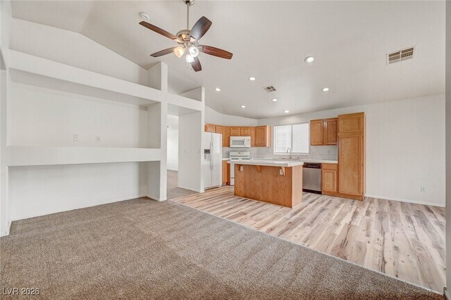 Building Photo - 9573 Paradise Rd