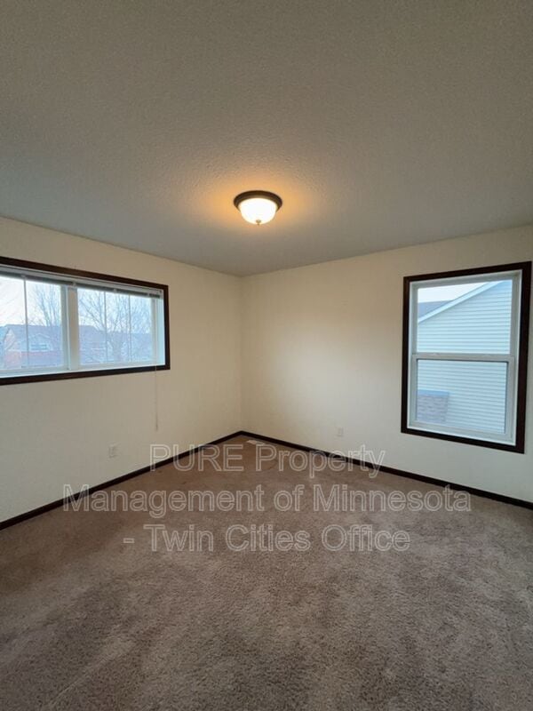 Building Photo - 1704 Basswood Ct