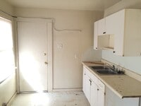 Building Photo - 4916 Rightway Ave