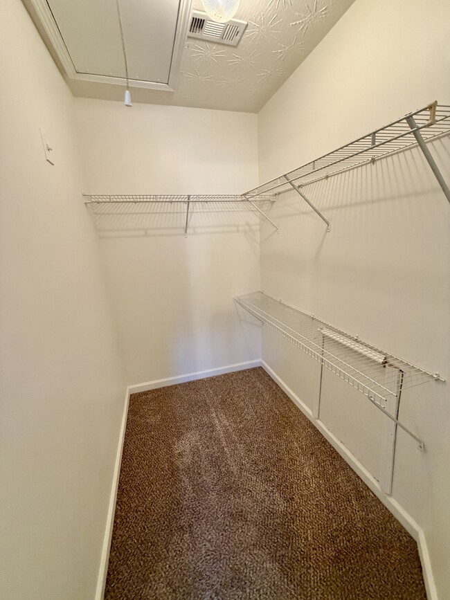 Building Photo - 2510 Marlin Dr